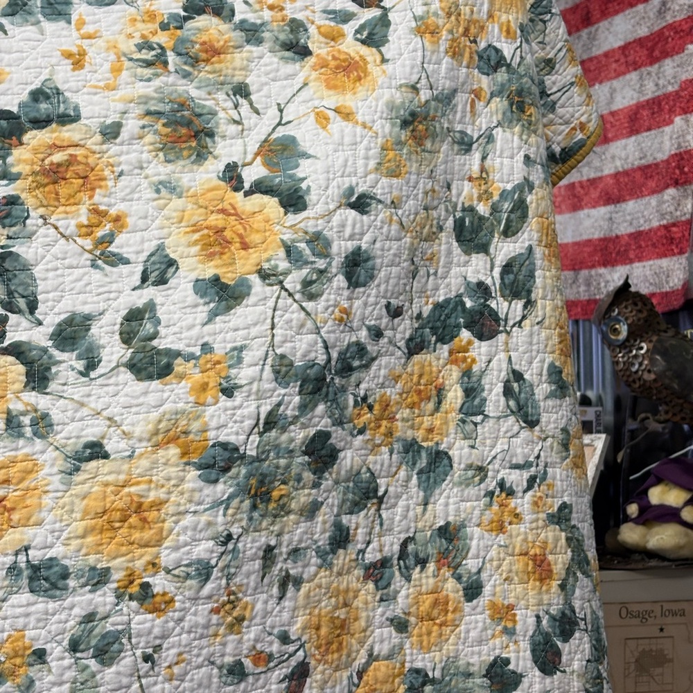 Vintage Martha Stewart Twin Quilt Yellow Roses Reversible Yellow Checker Pattern - Picture 4 of 11